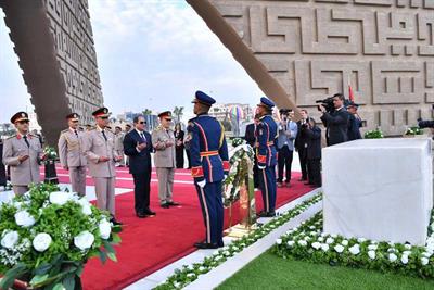 In Photos: Sisi lays wreaths at Martyrs Memorial, Sadat & Nasser tombs to mark October War 50th anniversary