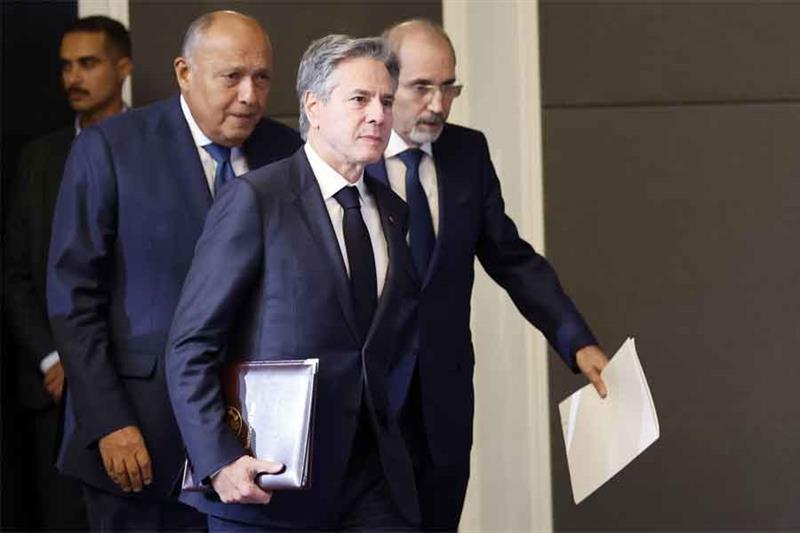 U.S. Secretary of State Antony Blinken, Egyptian Foreign Minister Sameh Shoukry, left, and Jordanian