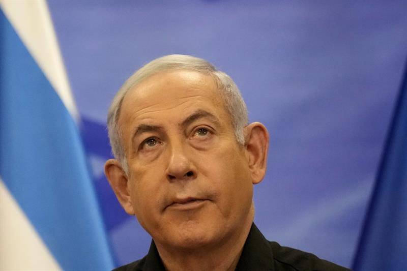 Israeli Prime Minister Benjamin Netanyahu attends a joint press conference with French President Emm