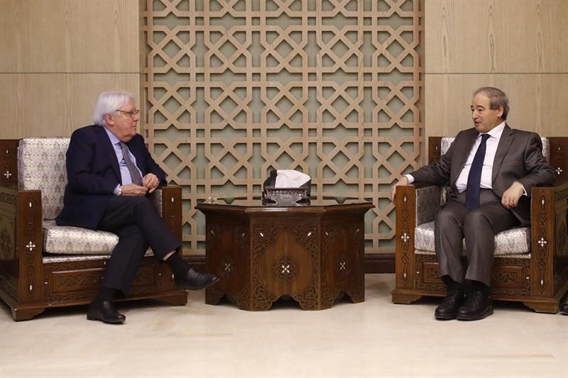 Martin Griffiths, United Nations Under-Secretary-General for Humanitarian Affairs, left, meets with 