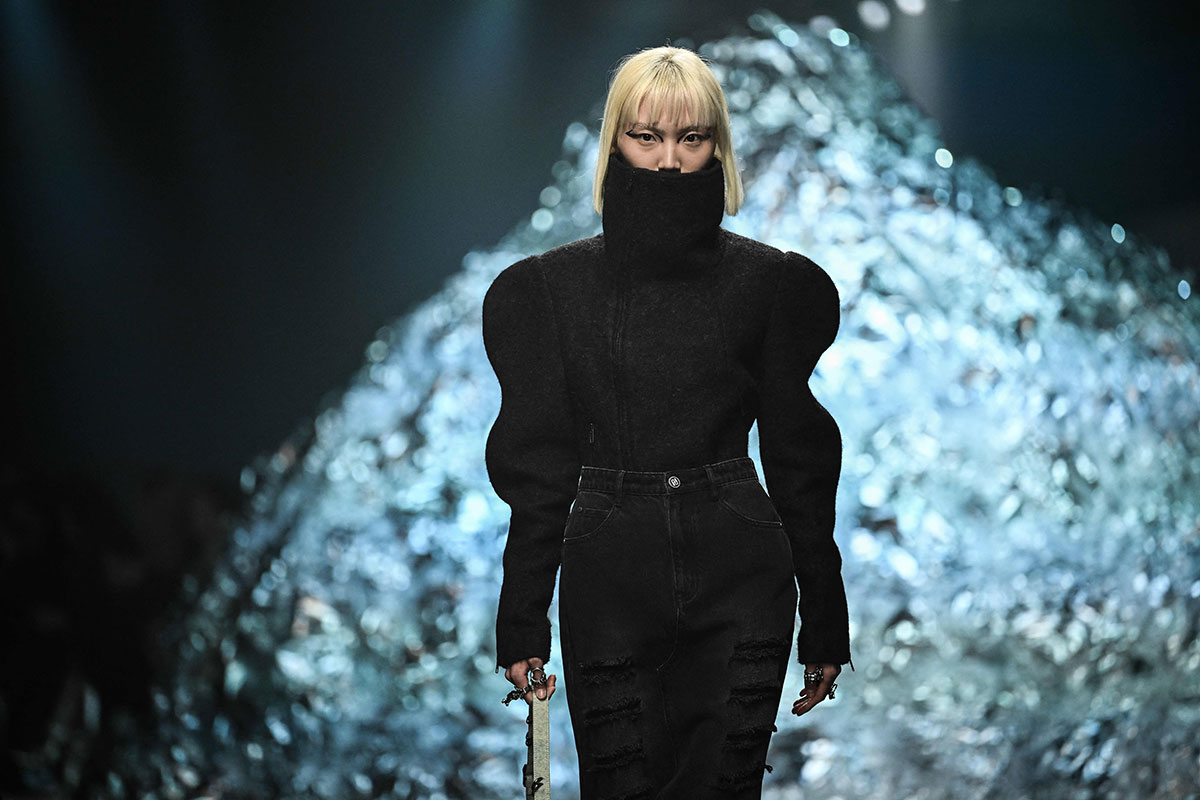 PHOTO GALLERY: Glimpse of Fall-Winter collections in the Fashion Week ...