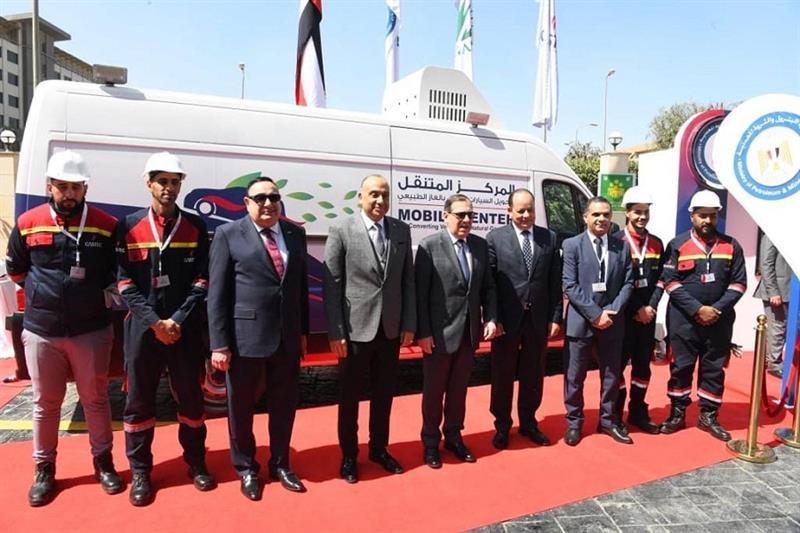 مصر تطلق أول مركز متنقل لتحويل السيارات إلى غاز طبيعي – حضري ونقل – مصر