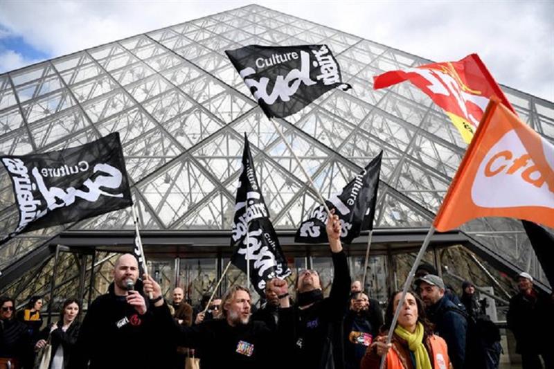 Louvre protests
