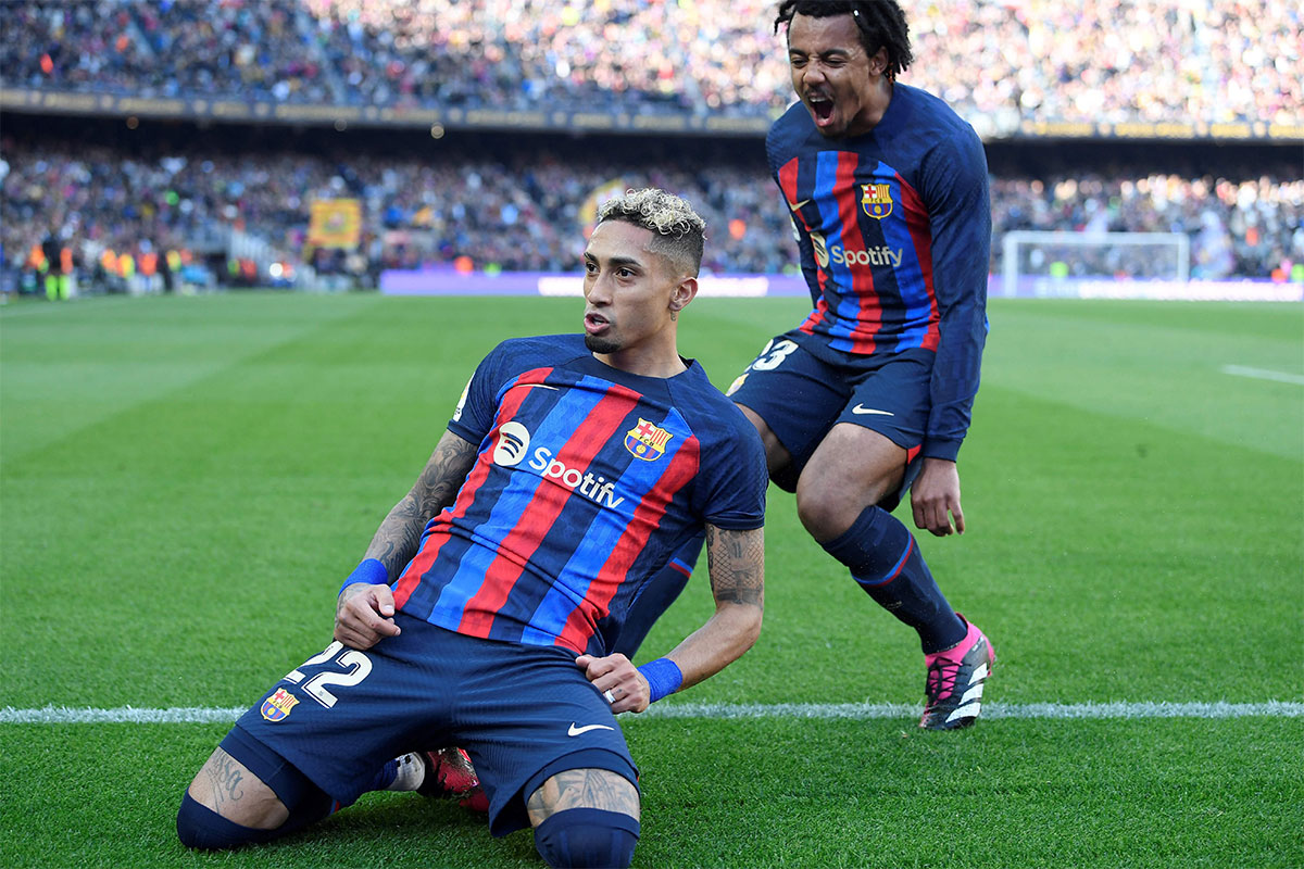 PHOTO GALLERY: Barca extend lead, Liverpool humiliate Man United 
