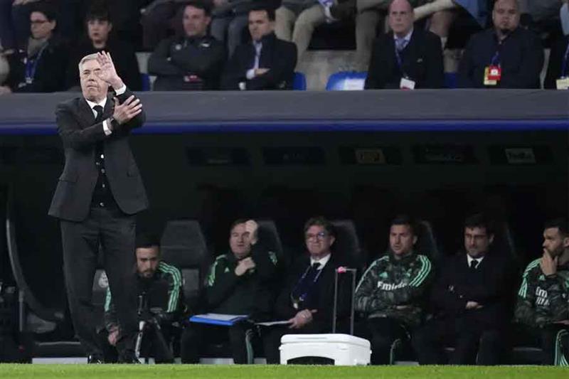 Real Madrid s head coach Carlo Ancelotti gestures during the Champions League, round of 16, second l