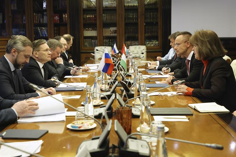Alexey Likhachev and  Peter Szijjarto during  a meeting in Russia