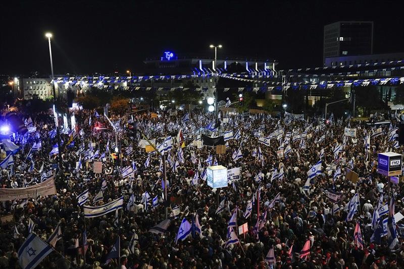 Israelis rally in support of Netanyahu s judicial system