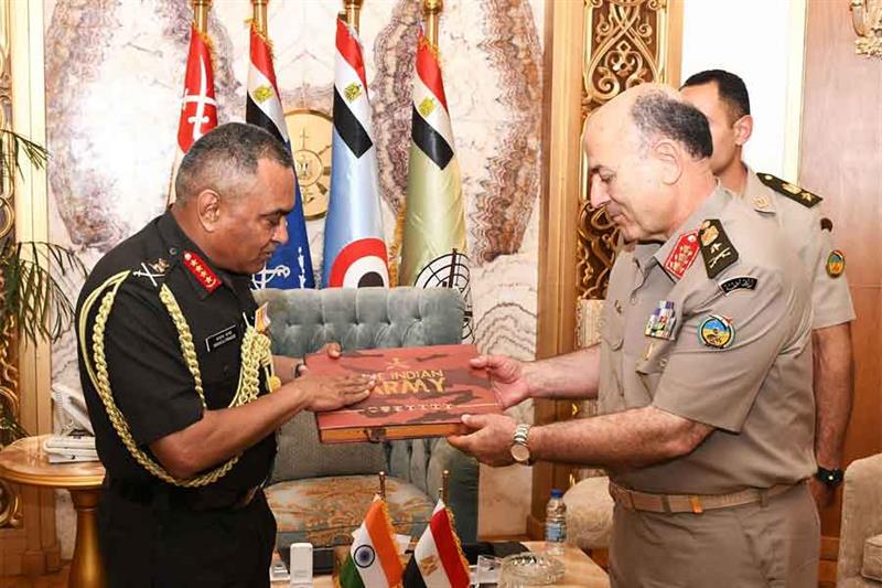 Egypt s Chief of Staff meets with Indian counterpart