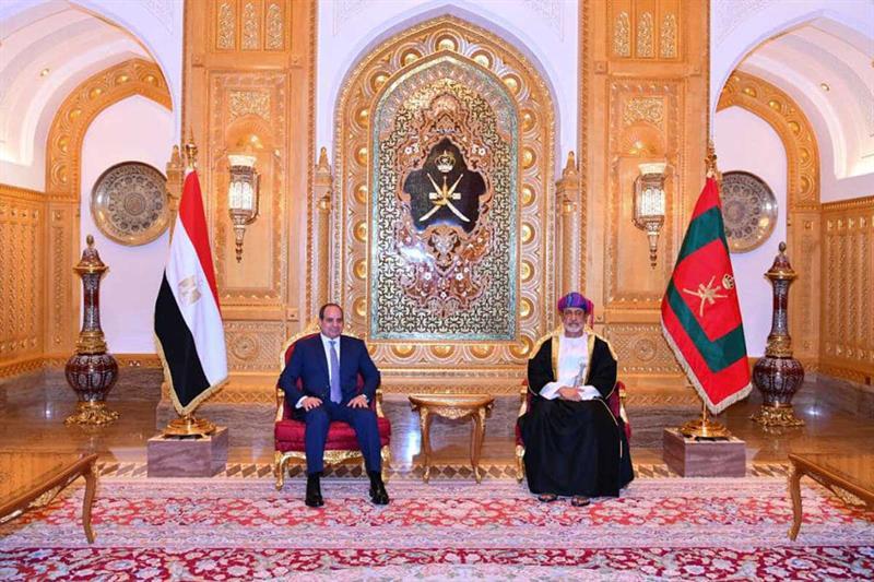 سلطان عمان في أول زيارة رسمية للقاهرة ليشهد توقيع 6 مذكرات تفاهم مع مصر: السفير – الخارجية – مصر
