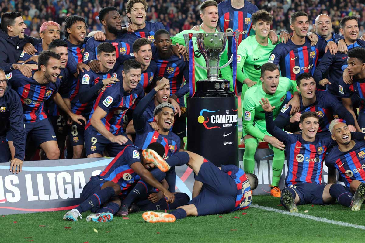 PHOTO GALLERY: Barcelona players celebrate Spain La Liga 2023 trophy ...