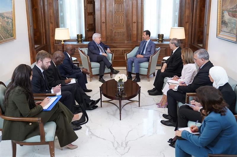 Syrian President Bashar al-Assad (C-R) meeting with UN Under-Secretary-General for Humanitarian Affa