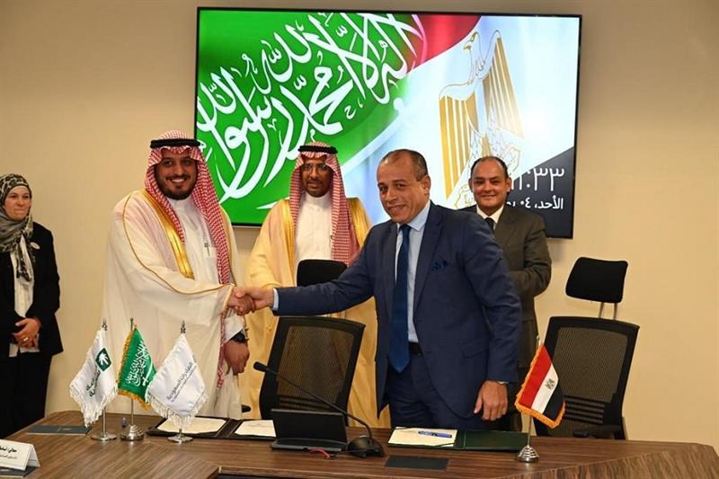 Saudi Minister of Industry Bandar Alkhorayef during the signing ceremony.