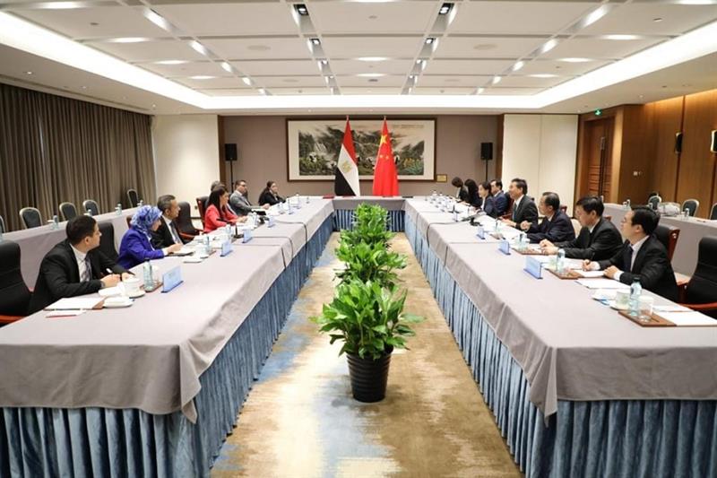 Talks between Egyptian and Chinese parties. Cabinet.
