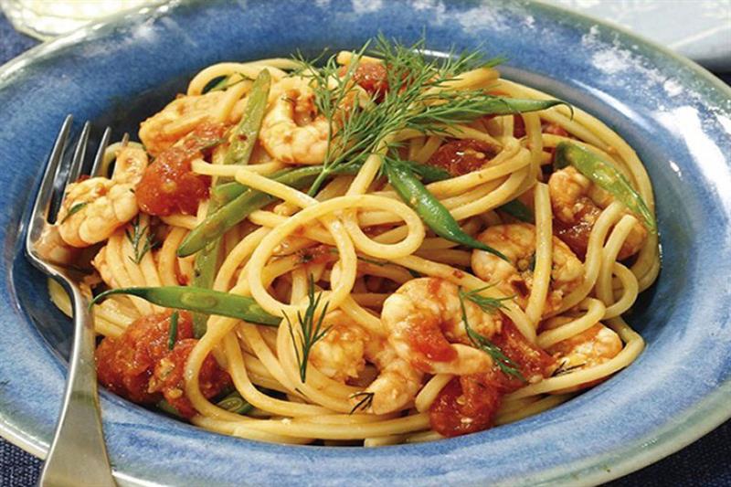 Pasta with shrimp in hot red sauce