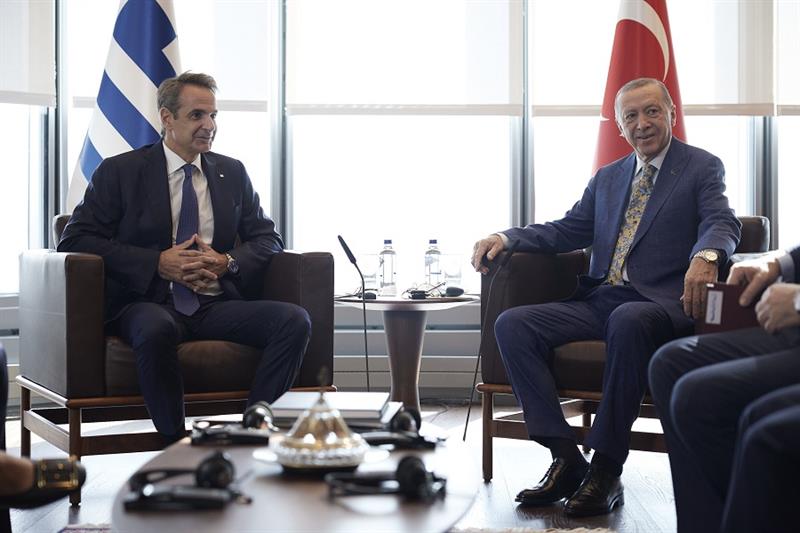 Greek Prime Minister Kyriakos Mitsotakis, left, meets with Turkish President Recep Tayyip Erdo an on