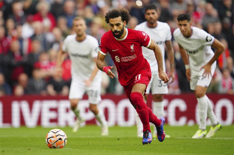 Salah faz dois e Liverpool vence o Tottenham na Premier League
