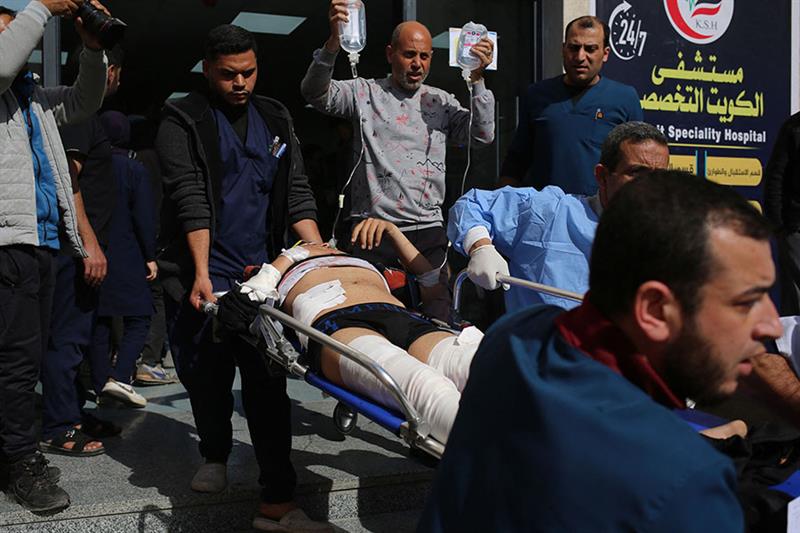 Gaza officials say Israeli strike near Rafah hospital kills 11 - War on Gaza - War on Gaza - Ahram Online