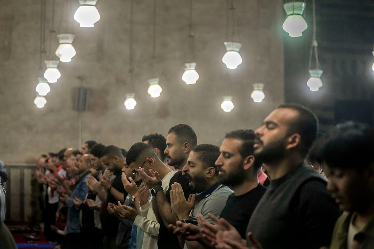 PHOTO GALLERY: Muslims perform tarawih prayers on Laylat Al-Qadr at Sultan Hassan Mosque