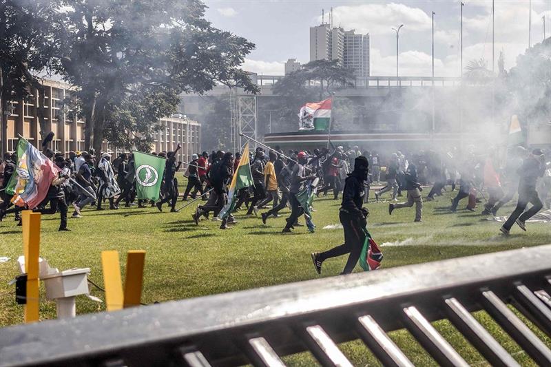 Kenya Parliament ablaze as protesters rally against tax hikes – Africa