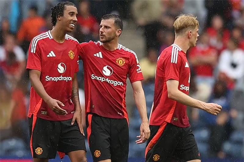 Yoro makes first Man Utd appearance in friendly win over Rangers - World -  Sports - Ahram Online