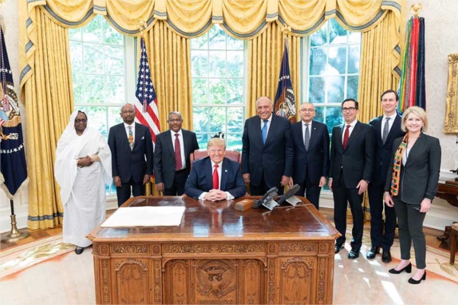 Former US President Donald Trump in his meeting with Egyptian foreign Minister Sameh Shoukry and his Ethiopian and Sudanese counterparts at the White House in November 2019 over GERD talks (Photo: US Embassy in Cairo)