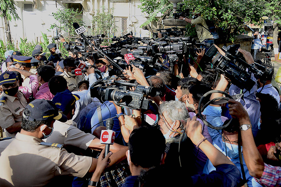Media gather outside the hospital where Bollywood playback singer Lata Mangeshkar has been admitted in the ICU since last month as her health condition has deteriorated, in Mumbai on February 5, 2022. (Photo: AFP)